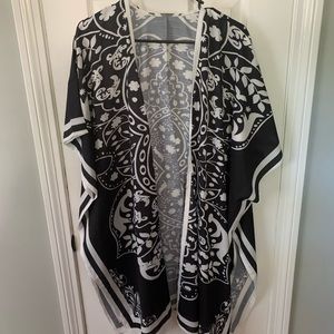 Lightweight beautiful shawl/ wrap
